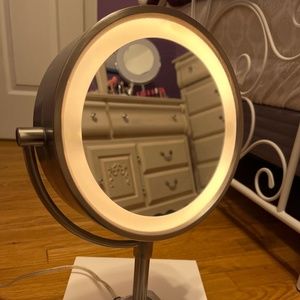 Light up mirror